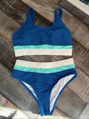 Cupshe size small color block bikini